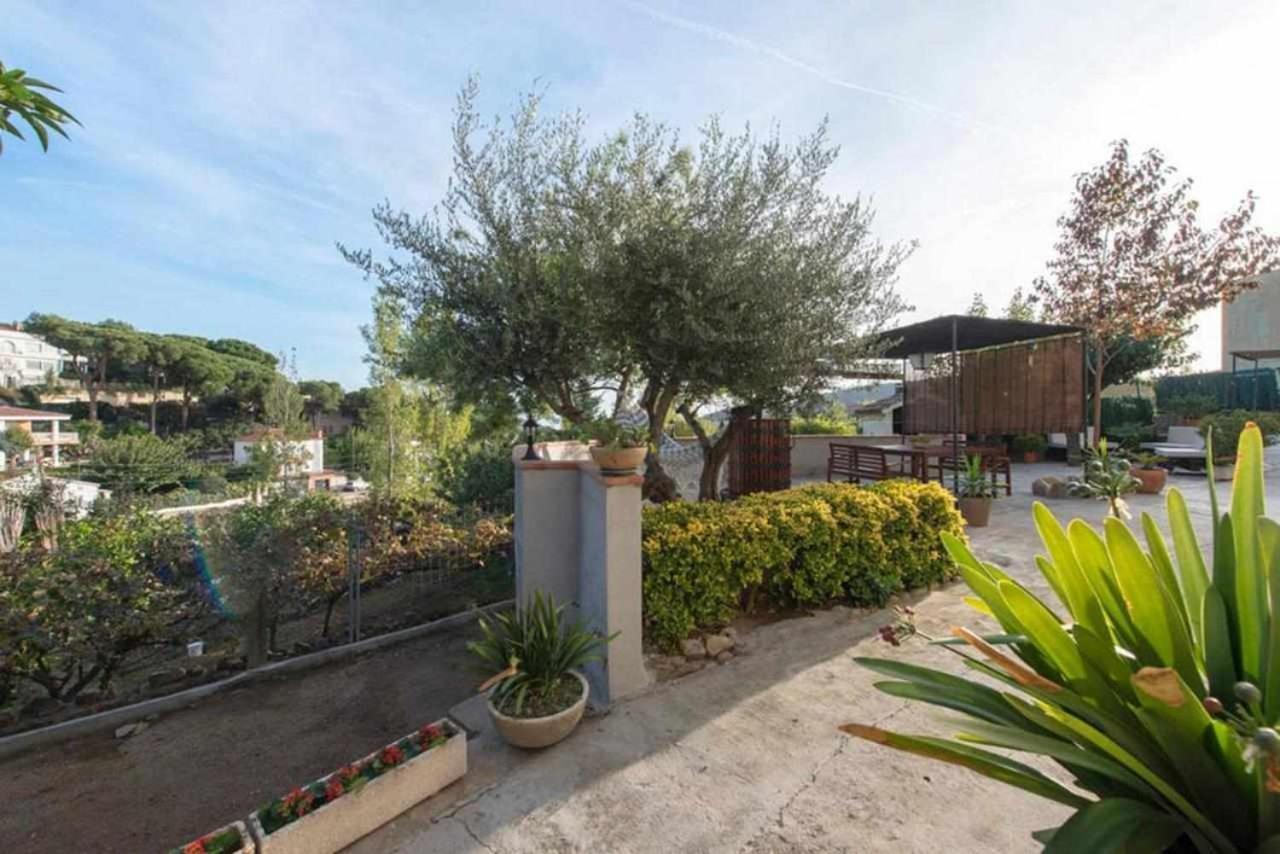 Masia Can Tramontana Guest House Tiana Bagian luar foto